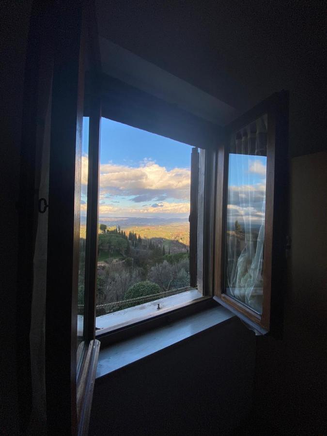Appartamento Il Nespolo ซานจีมิญญาโน ภายนอก รูปภาพ