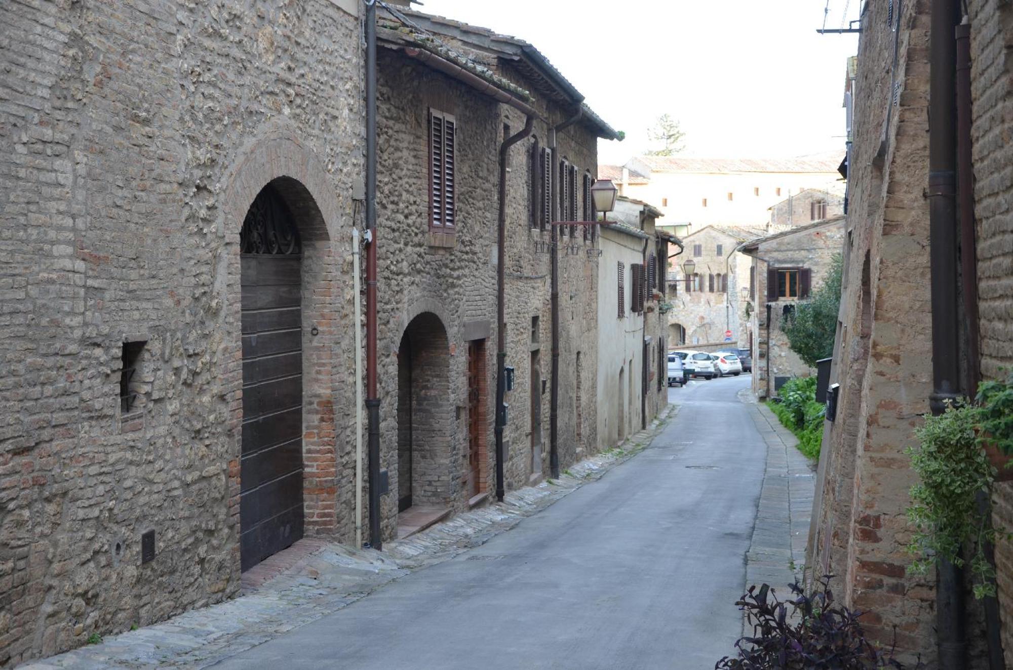 Appartamento Il Nespolo ซานจีมิญญาโน ภายนอก รูปภาพ