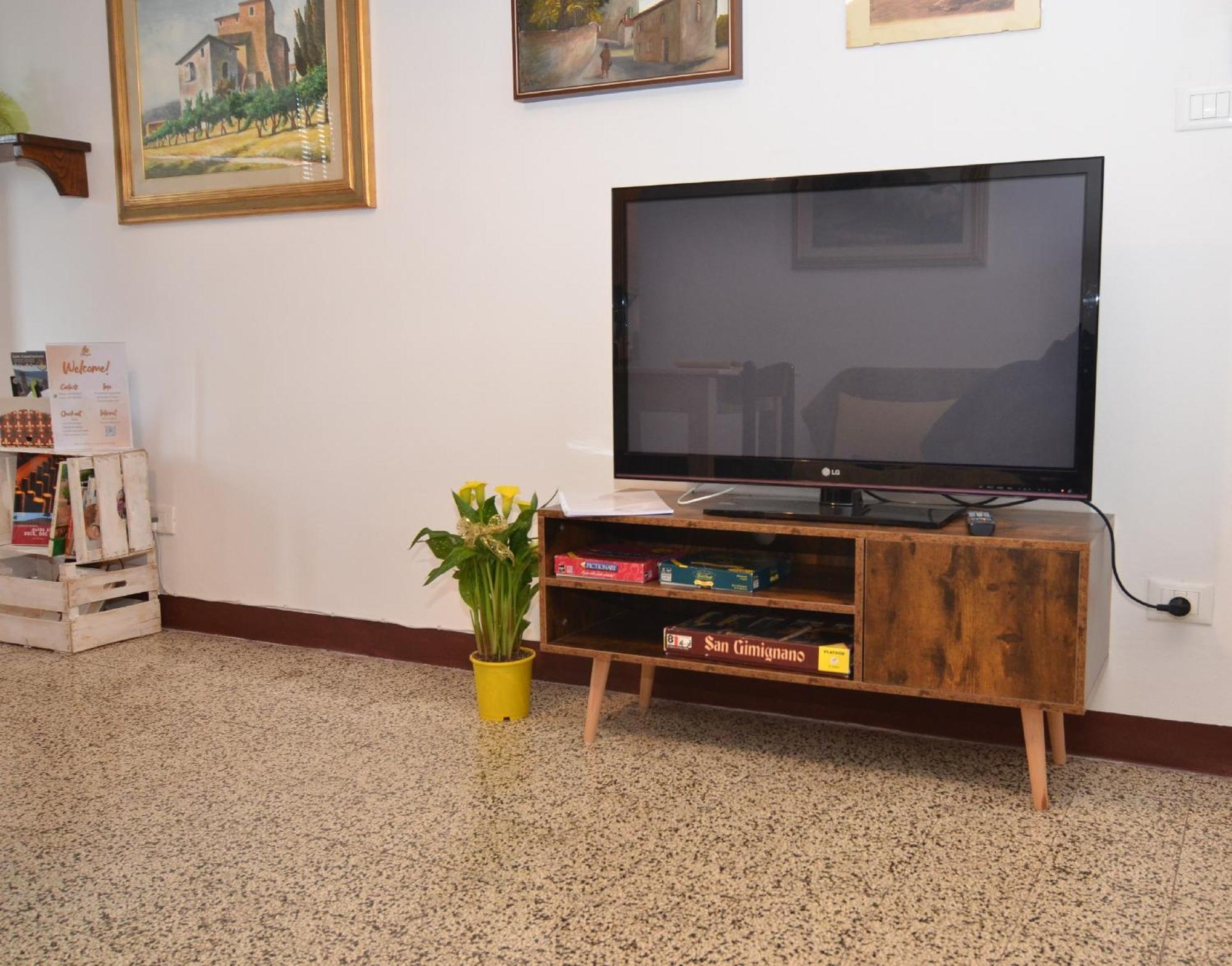 Appartamento Il Nespolo ซานจีมิญญาโน ภายนอก รูปภาพ